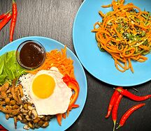 Ланч №5 Пибимпап и салат Азиатский из огурца и моркови с кинзой