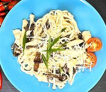 Удон с курицей и грибами