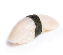 Суши с гребешком