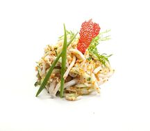 Салат из кальмаров и крабового мяса