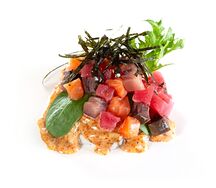 Поке с лососем, тунцом 