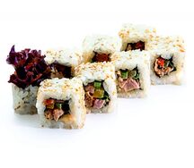 Ролл с копченой курицей