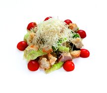 Салат Цезарь с курицей