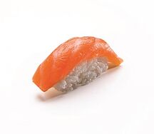 Суши с лососем