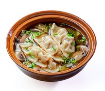 Суп с гедза со свининой