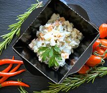 Оливье с колбасой