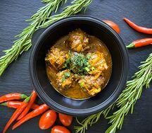 Фрикадельки из говядины в томатном соусе