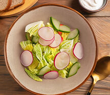 Пекинская капуста с огурцами и редисом