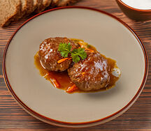 Тефтели из свинины и говядины в соусе