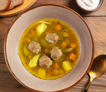 Суп с мясными фрикадельками