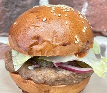 Гамбургер и фри