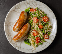 Колбаски для жарки с овощным гарниром 