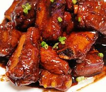 Жареные свиные ребрышки