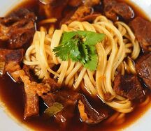 Лапша с тушеной говядиной