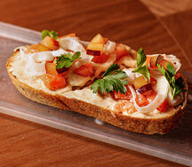 Брускетта с форелью и лимонным курдом