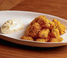 Попкорн из мидий с айоли-кимчи 