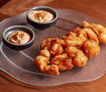 Креветки кимчи с соусом сливочный чипотле