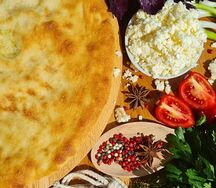 Осетинский пирог с творогом и зеленью