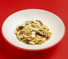 Рисовая лапша с овощами