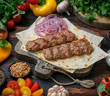 Люля-кебаб с бараниной в лаваше