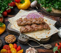 Люля-кебаб с говядиной в лаваше