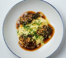 Говяжьи щёчки с картофельным пюре