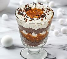 Трайфл с фундуком и соленой карамелью