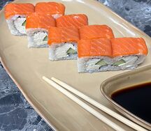 Ролл Филадельфия с огурцом