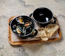 Котелок чилийских мидий