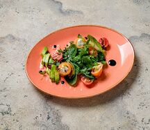 Салат с лососем шеф-посола