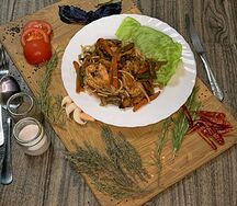 Спагетти с курицей в соусе терияки