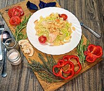 Салат Цезарь с курицей