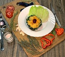 Печеночный торт с гарниром на выбор