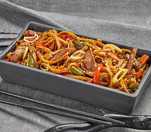 Удон с говядиной под перечным соусом