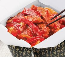 Яичная лапша с свининой в кисло-сладком соусе