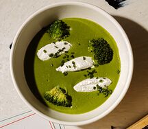 Крем-суп из шпината с сыром лабне