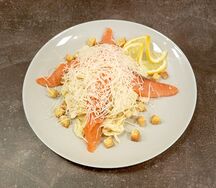 Цезарь с семгой