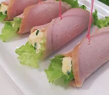 Рулетики из ветчины
