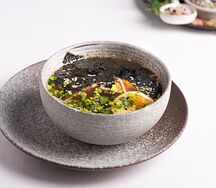 Азиатский с яйцом и лапшой