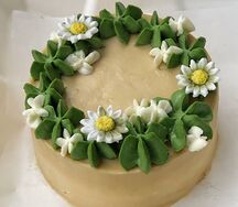 Бенто шоколадный бисквит с карамелью