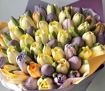 Клубника в шоколаде и зефирные тюльпаны