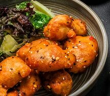 Баклажаны с креветкой и курицей в кляре