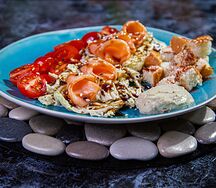 Салат Цезарь с семгой