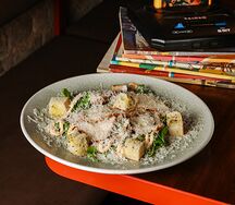 Цезарь с курицей