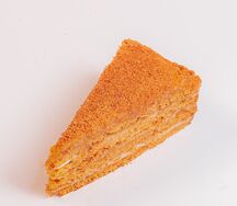 Пирожное Медовик