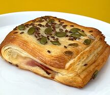 Даниш с ветчиной и сыром