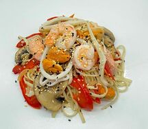 Удон с морепродуктами