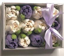 12 зефирных тюльпанов в коробке