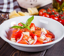 Салат с томатами и брынзой Бизнес-ланч