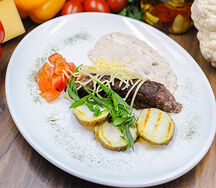 Телятина с прошутто и сыром пармезан